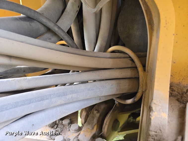 image for item DR3913 2014 John Deere 764 HSD dozer