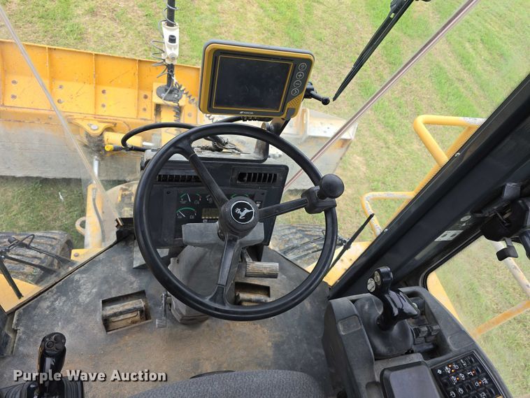 image for item DR3913 2014 John Deere 764 HSD dozer