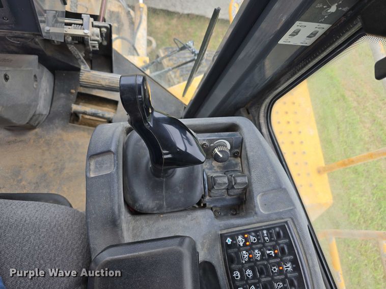 image for item DR3913 2014 John Deere 764 HSD dozer