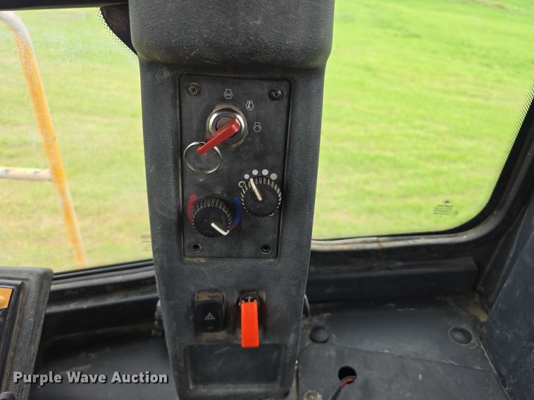 image for item DR3913 2014 John Deere 764 HSD dozer