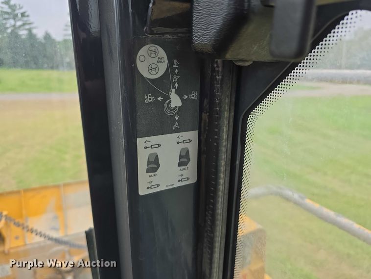 image for item DR3913 2014 John Deere 764 HSD dozer