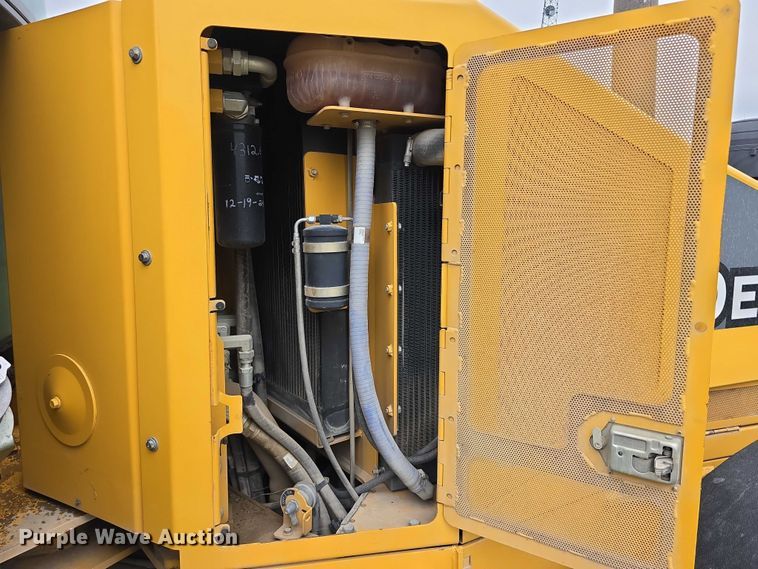 image for item DR3913 2014 John Deere 764 HSD dozer