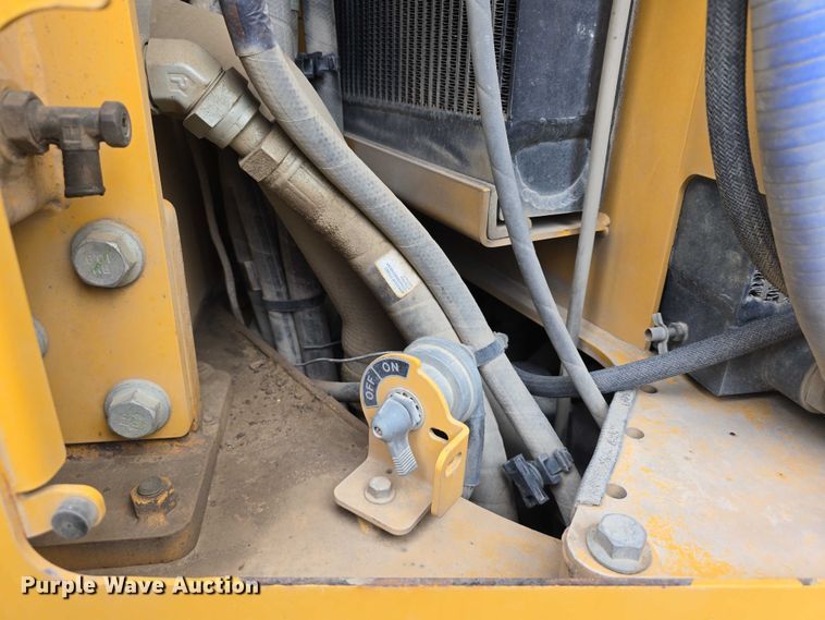 image for item DR3913 2014 John Deere 764 HSD dozer