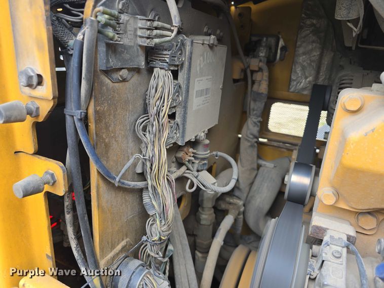 image for item DR3913 2014 John Deere 764 HSD dozer