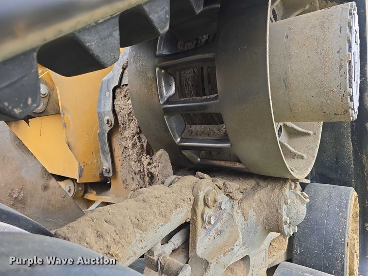 image for item DR3913 2014 John Deere 764 HSD dozer