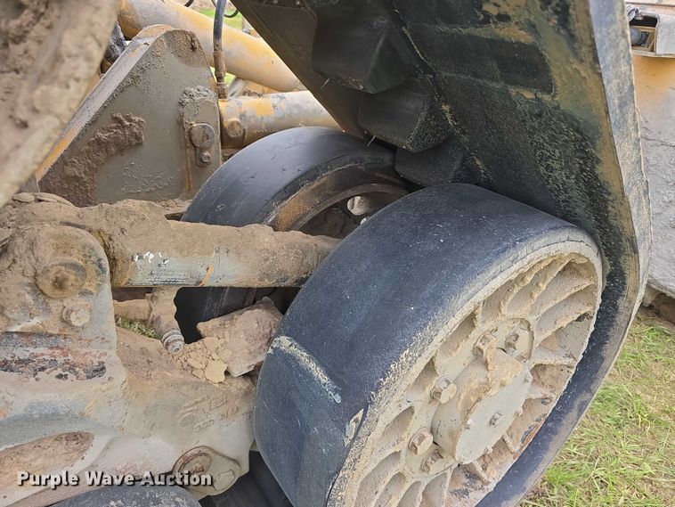 image for item DR3913 2014 John Deere 764 HSD dozer