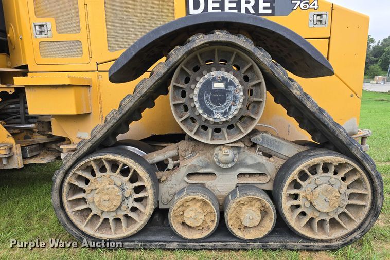 image for item DR3913 2014 John Deere 764 HSD dozer