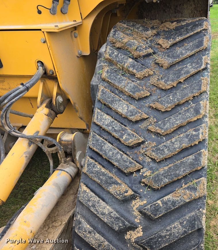 image for item DR3913 2014 John Deere 764 HSD dozer