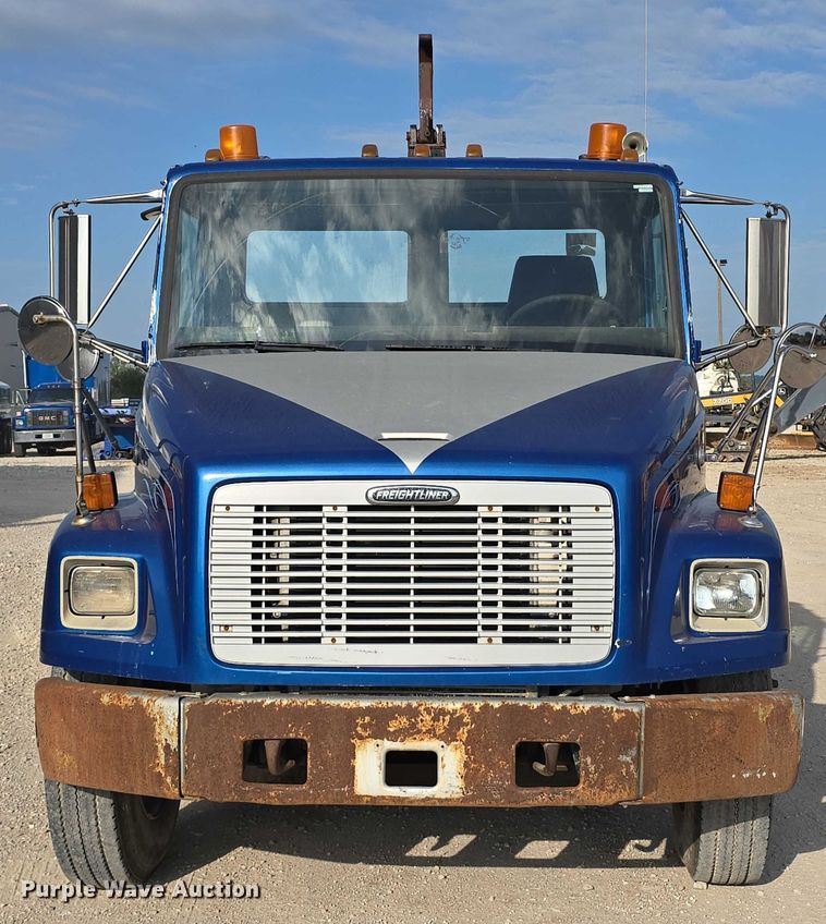 image for item DR3987 1999 Freightliner Business Class hook lift truck