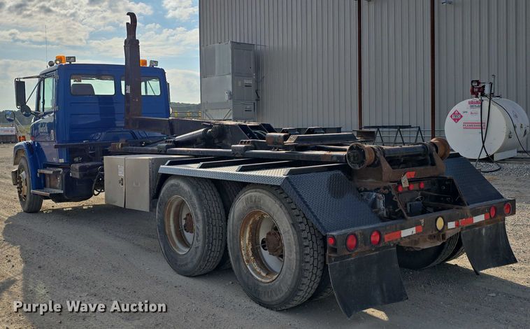 image for item DR3987 1999 Freightliner Business Class hook lift truck