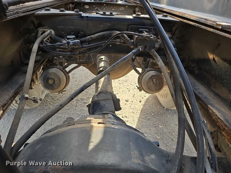 image for item DR3987 1999 Freightliner Business Class hook lift truck