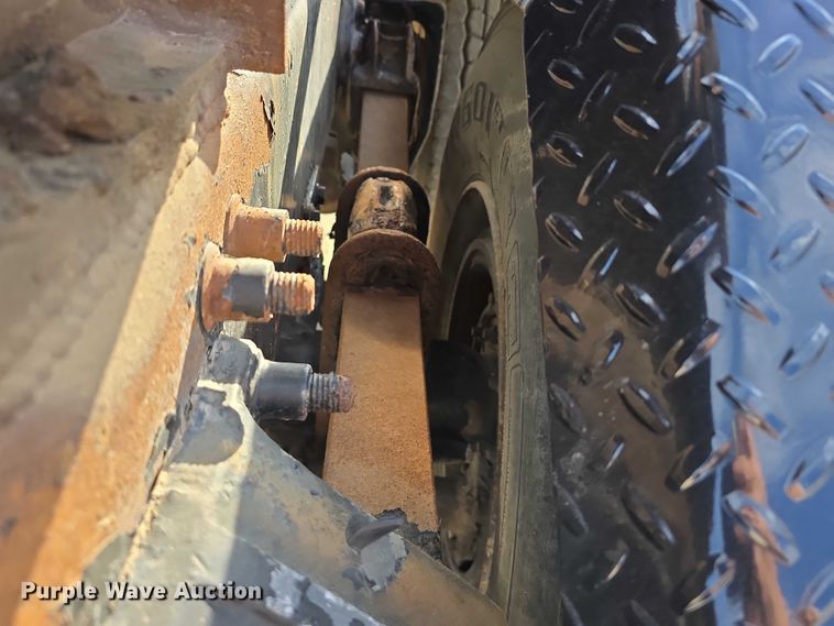 image for item DR3987 1999 Freightliner Business Class hook lift truck