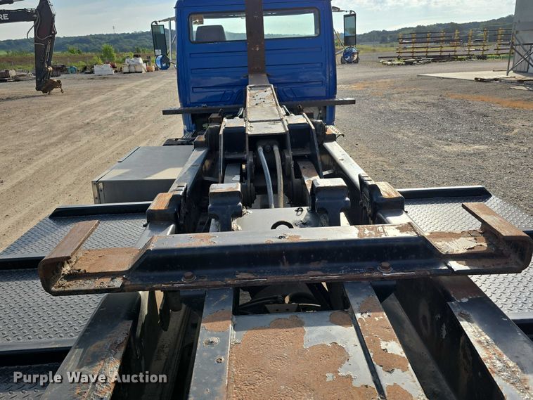 image for item DR3987 1999 Freightliner Business Class hook lift truck