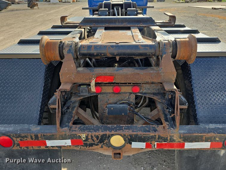 image for item DR3987 1999 Freightliner Business Class hook lift truck