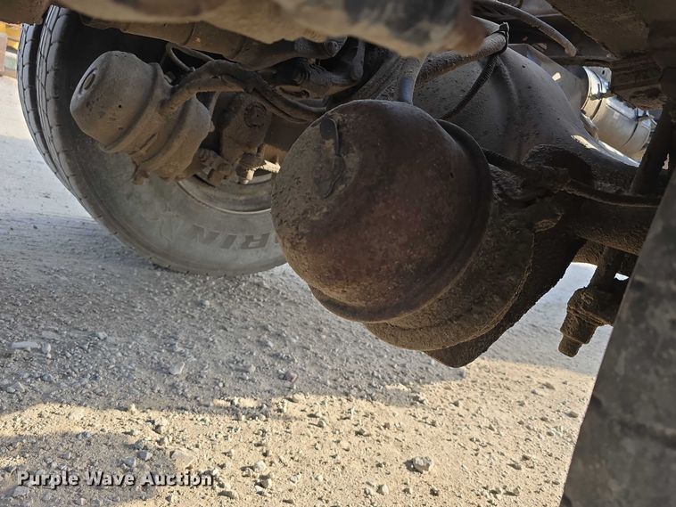 image for item DR3987 1999 Freightliner Business Class hook lift truck