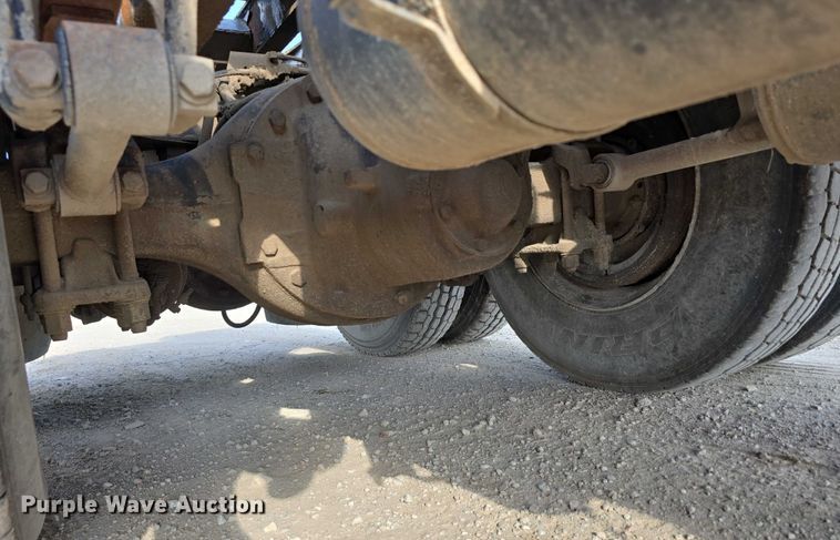 image for item DR3987 1999 Freightliner Business Class hook lift truck