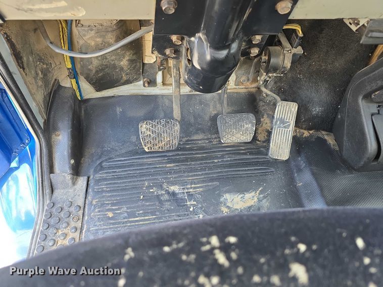 image for item DR3987 1999 Freightliner Business Class hook lift truck