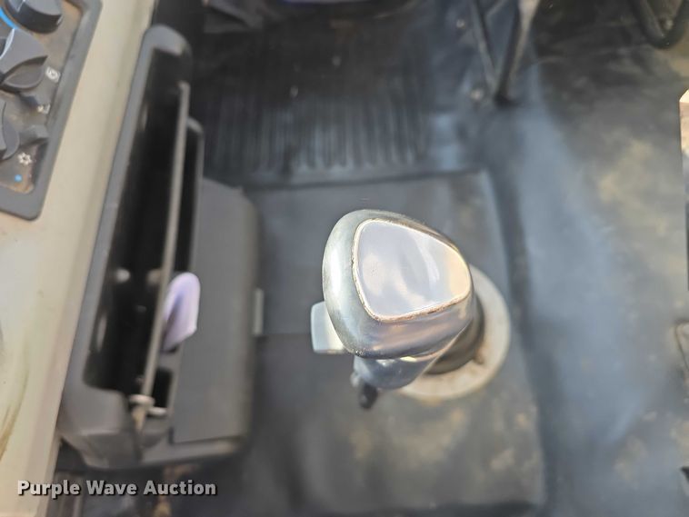 image for item DR3987 1999 Freightliner Business Class hook lift truck