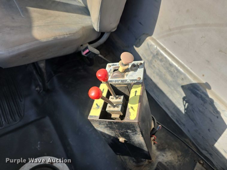 image for item DR3987 1999 Freightliner Business Class hook lift truck