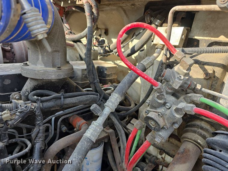 image for item DR3987 1999 Freightliner Business Class hook lift truck