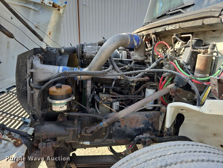 image for item DR3987 1999 Freightliner Business Class hook lift truck