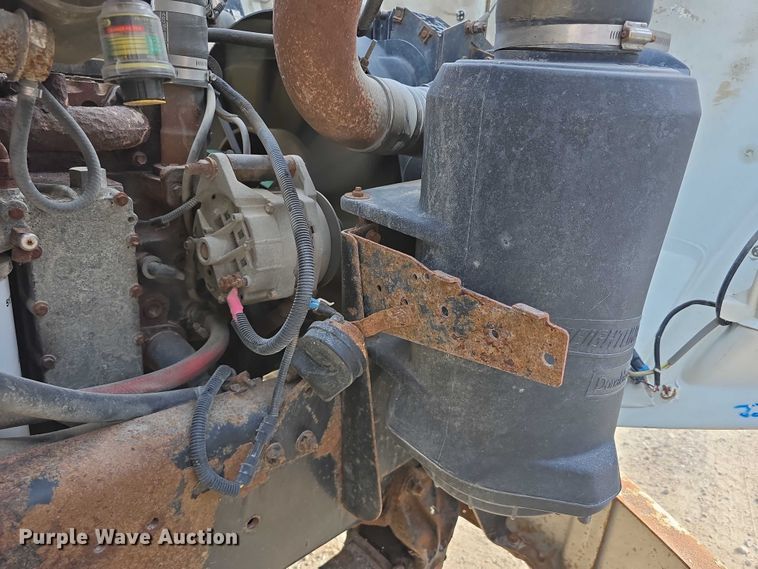 image for item DR3987 1999 Freightliner Business Class hook lift truck