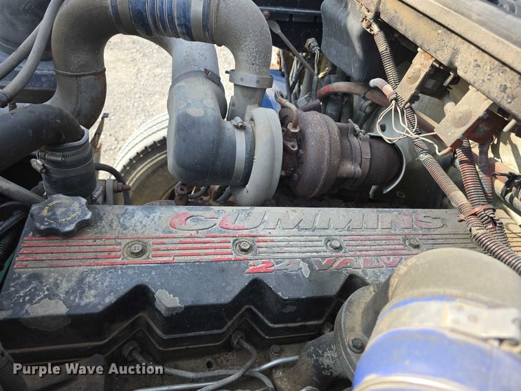 image for item DR3987 1999 Freightliner Business Class hook lift truck