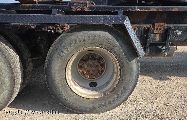 image for item DR3987 1999 Freightliner Business Class hook lift truck