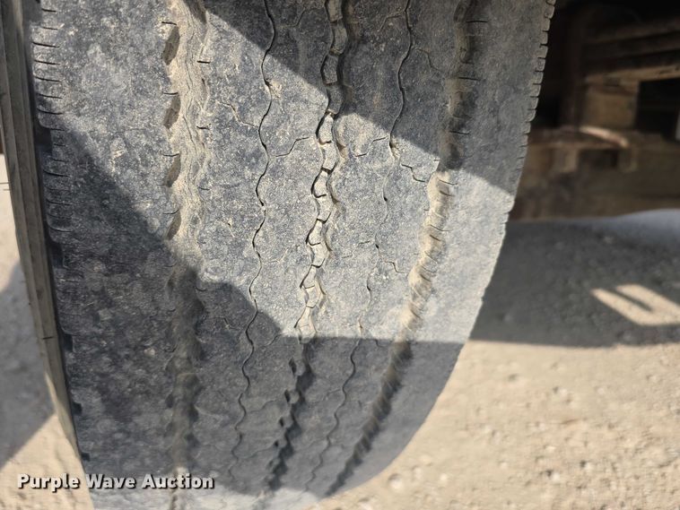 image for item DR3987 1999 Freightliner Business Class hook lift truck