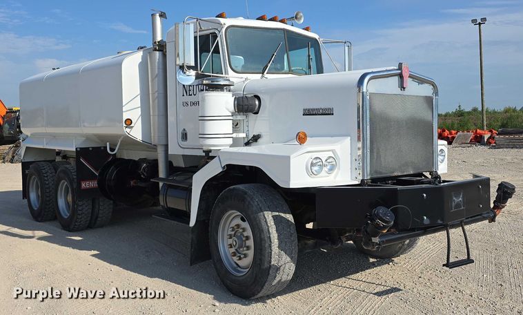 image for item DR3988 1979 Kenworth water truck