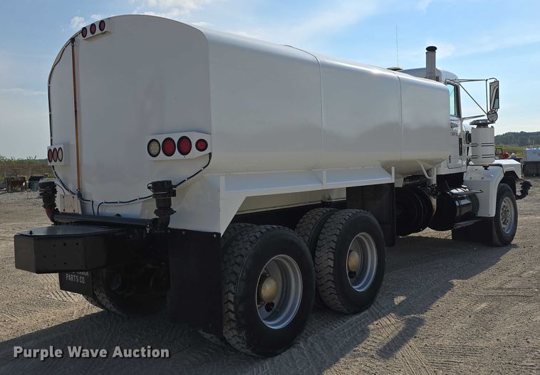 image for item DR3988 1979 Kenworth water truck