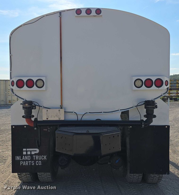 image for item DR3988 1979 Kenworth water truck