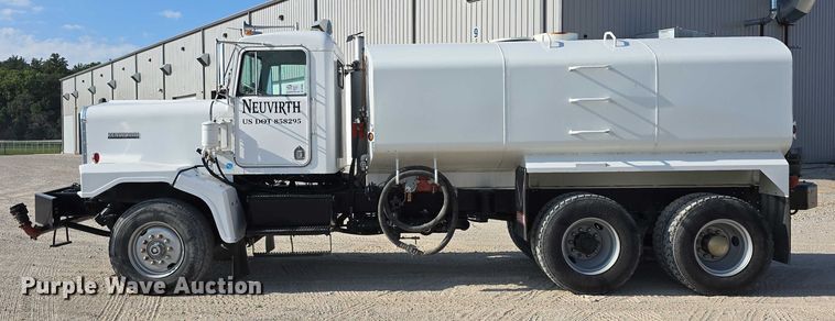 image for item DR3988 1979 Kenworth water truck