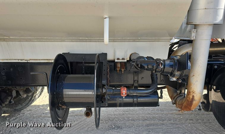 image for item DR3988 1979 Kenworth water truck