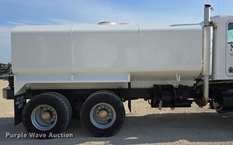 image for item DR3988 1979 Kenworth water truck