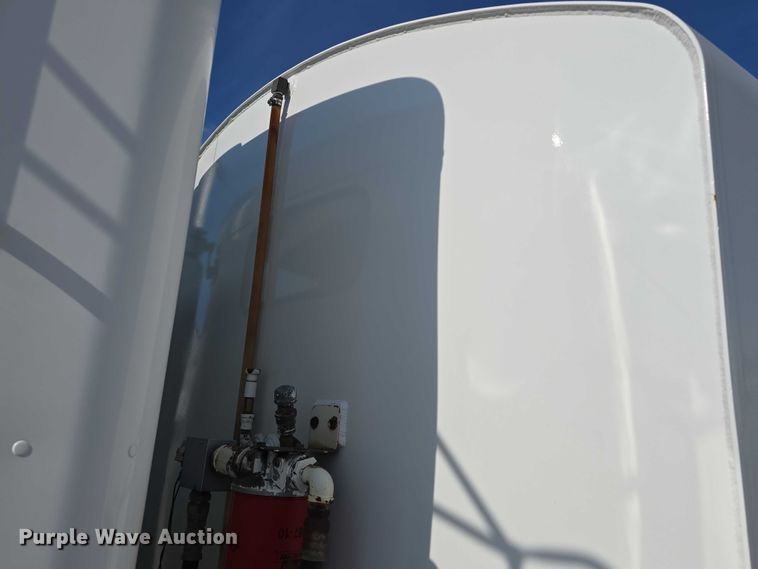 image for item DR3988 1979 Kenworth water truck