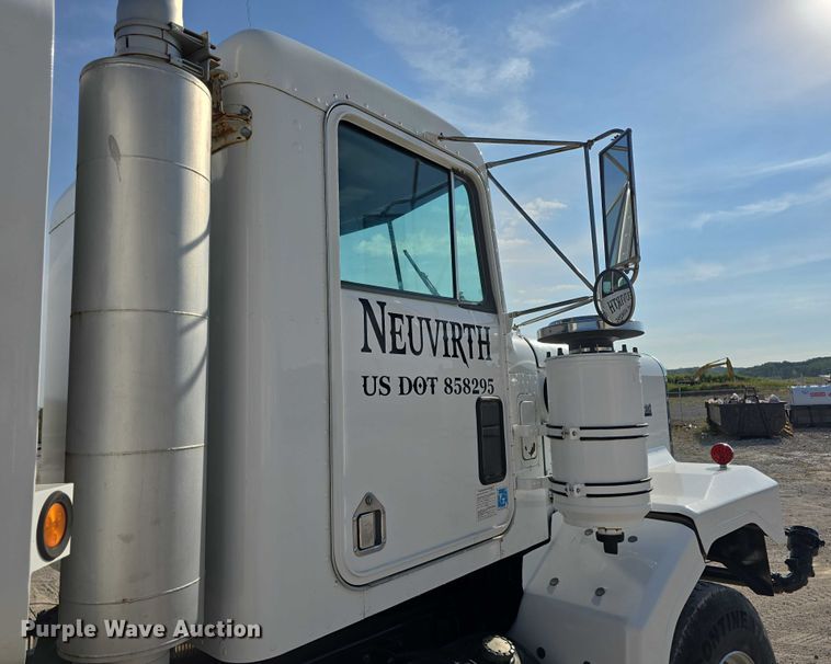 image for item DR3988 1979 Kenworth water truck