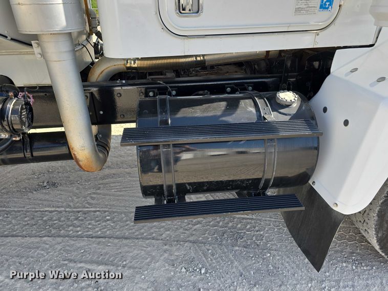 image for item DR3988 1979 Kenworth water truck