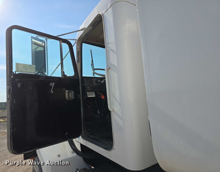 image for item DR3988 1979 Kenworth water truck