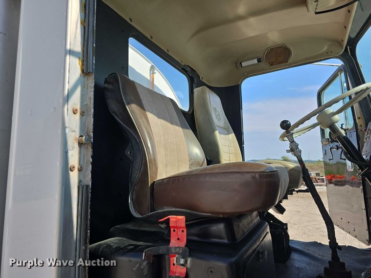 image for item DR3988 1979 Kenworth water truck