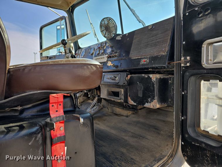 image for item DR3988 1979 Kenworth water truck