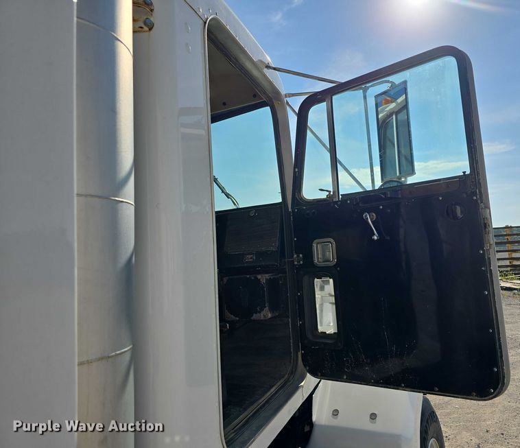 image for item DR3988 1979 Kenworth water truck