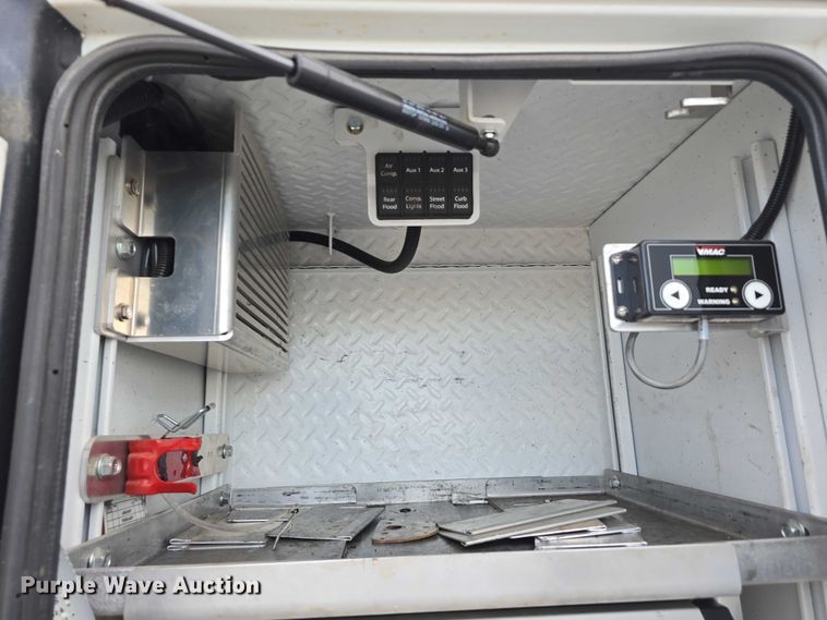 image for item DR3993 2020 Ford F550 Super Duty utility / service truck