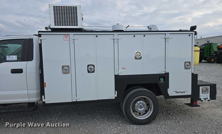 image for item DR3993 2020 Ford F550 Super Duty utility / service truck