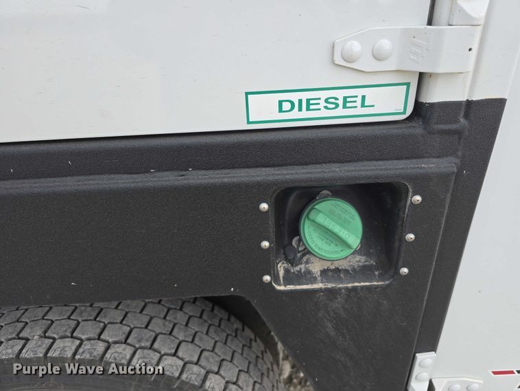 image for item DR3993 2020 Ford F550 Super Duty utility / service truck