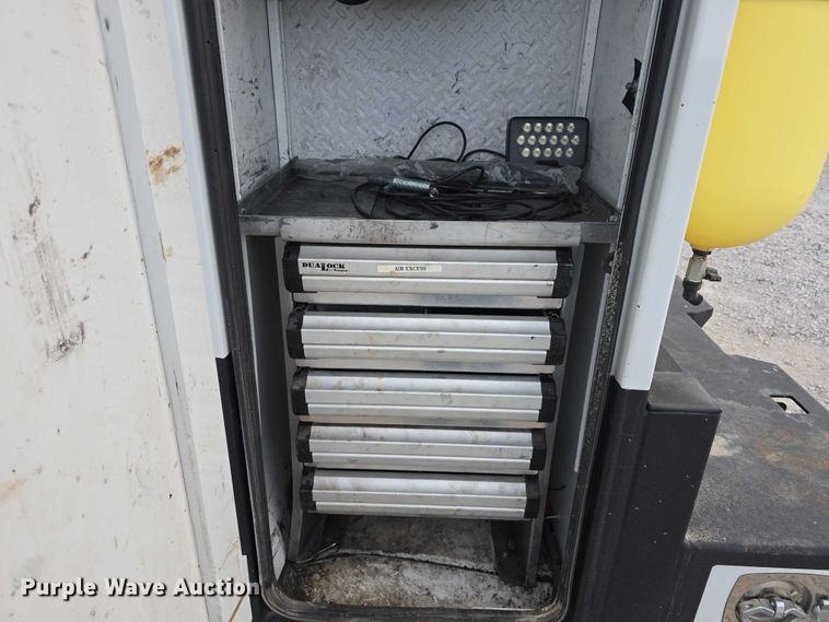 image for item DR3993 2020 Ford F550 Super Duty utility / service truck