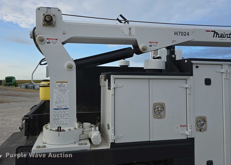 image for item DR3993 2020 Ford F550 Super Duty utility / service truck