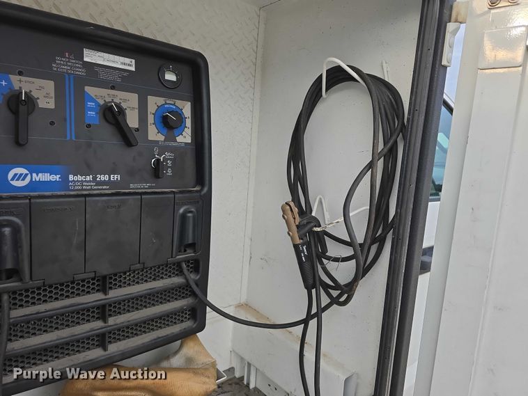 image for item DR3993 2020 Ford F550 Super Duty utility / service truck