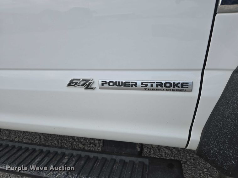 image for item DR3993 2020 Ford F550 Super Duty utility / service truck