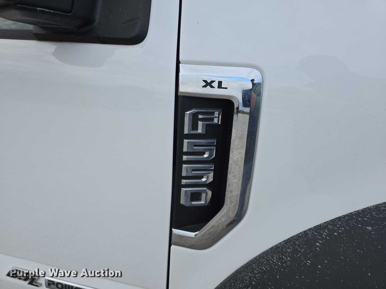 image for item DR3993 2020 Ford F550 Super Duty utility / service truck